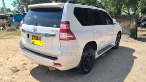 Toyota Land Cruiser Prado 2016 White