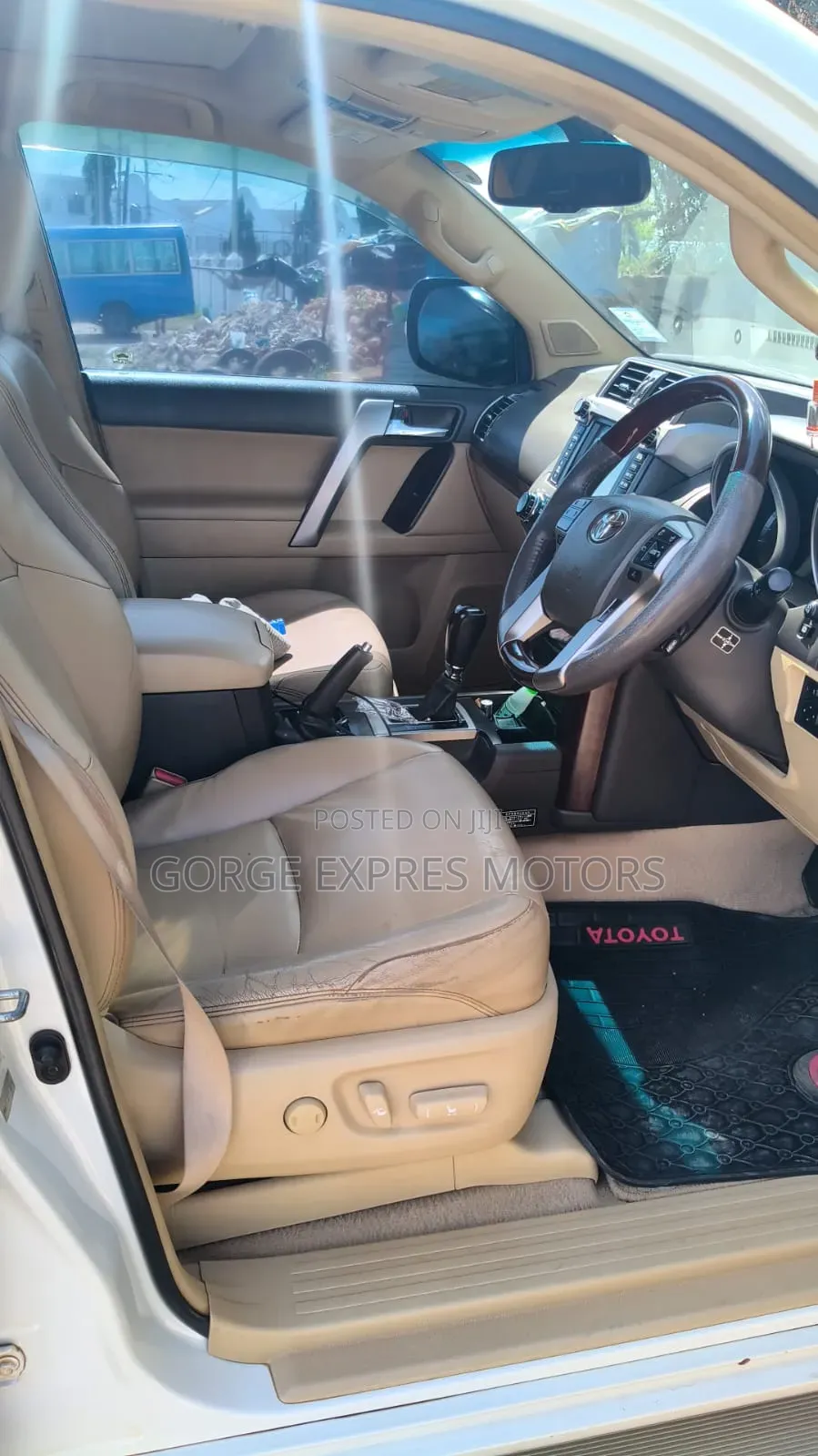 Toyota Land Cruiser Prado 2016 White