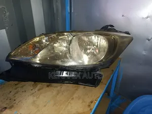 Freed 2009-2015 Non-Xenon Headlight
