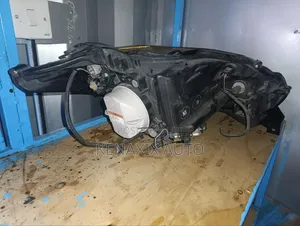 Freed 2009-2015 Non-Xenon Headlight