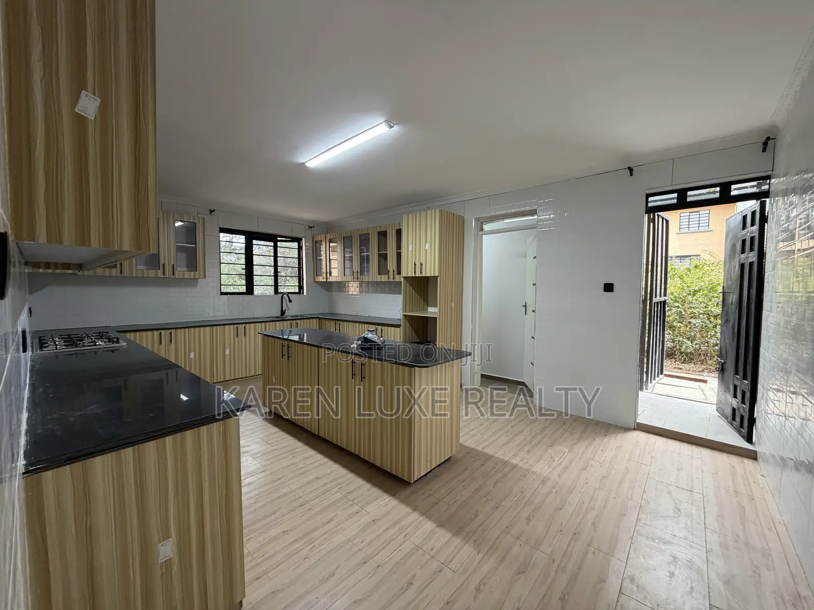 5bdrm Villa in Karen for rent