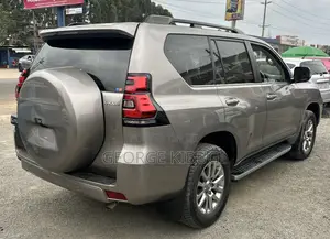 Toyota Land Cruiser Prado 2021 Gold
