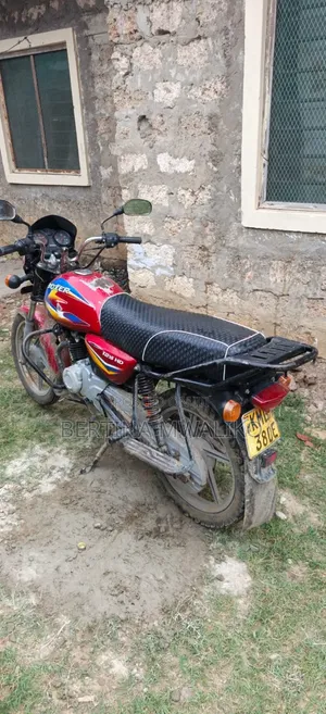 Bajaj Boxer 2022 Red