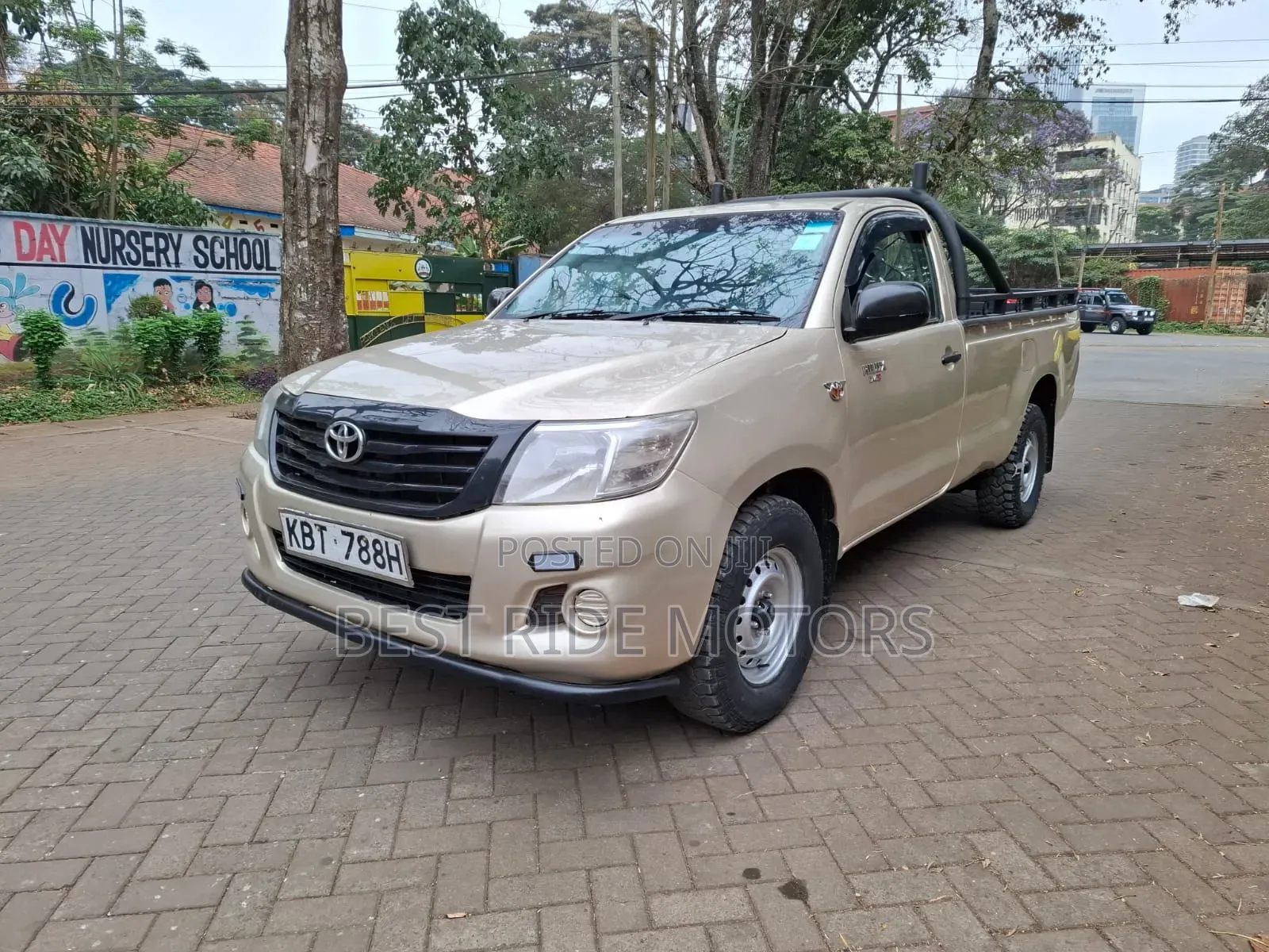 Toyota Hilux 2012 Beige