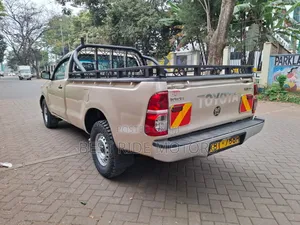 Toyota Hilux 2012 Beige