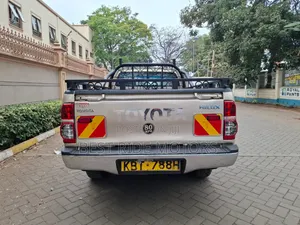 Toyota Hilux 2012 Beige