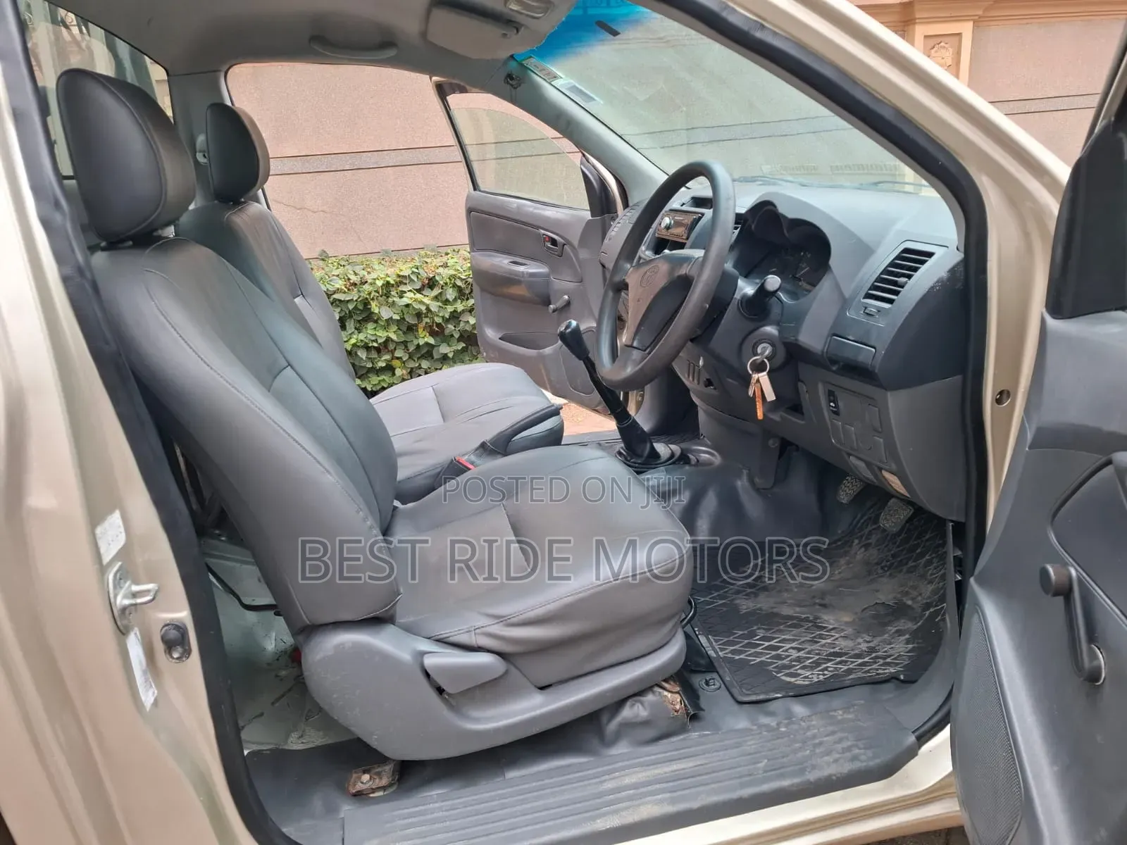 Toyota Hilux 2012 Beige