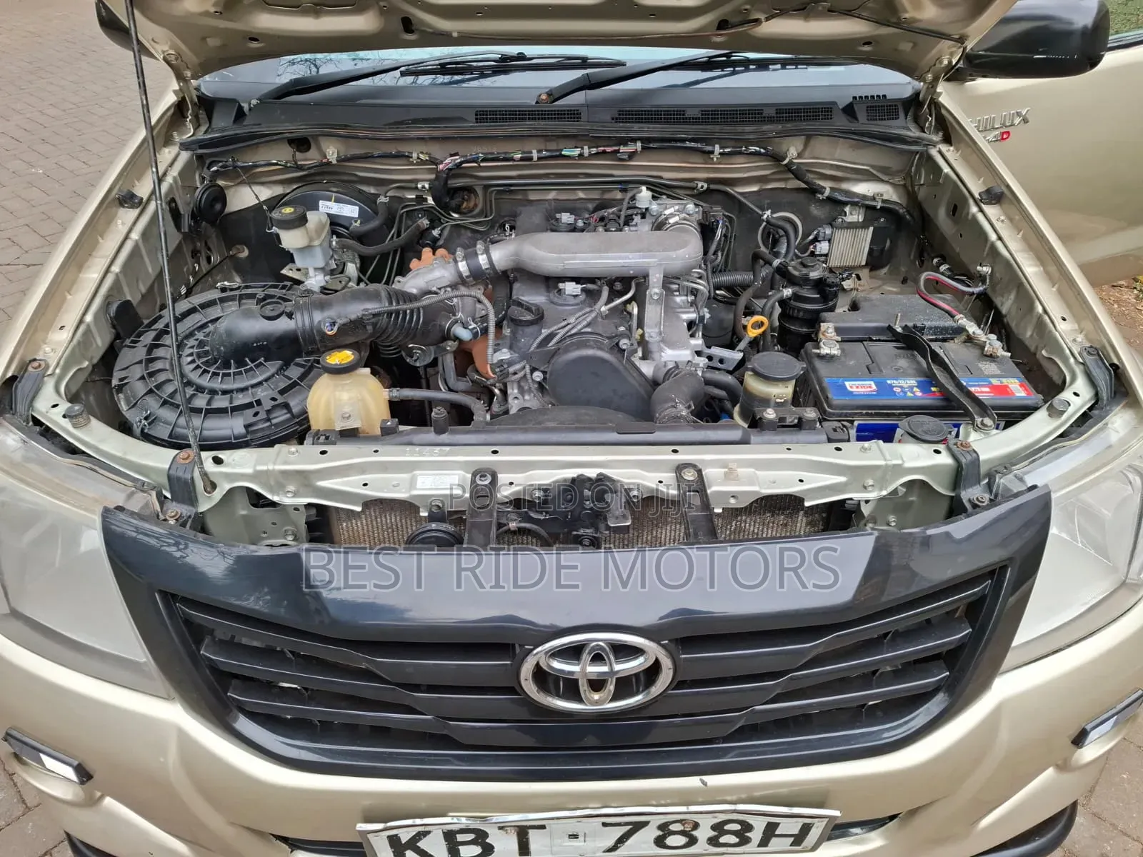 Toyota Hilux 2012 Beige