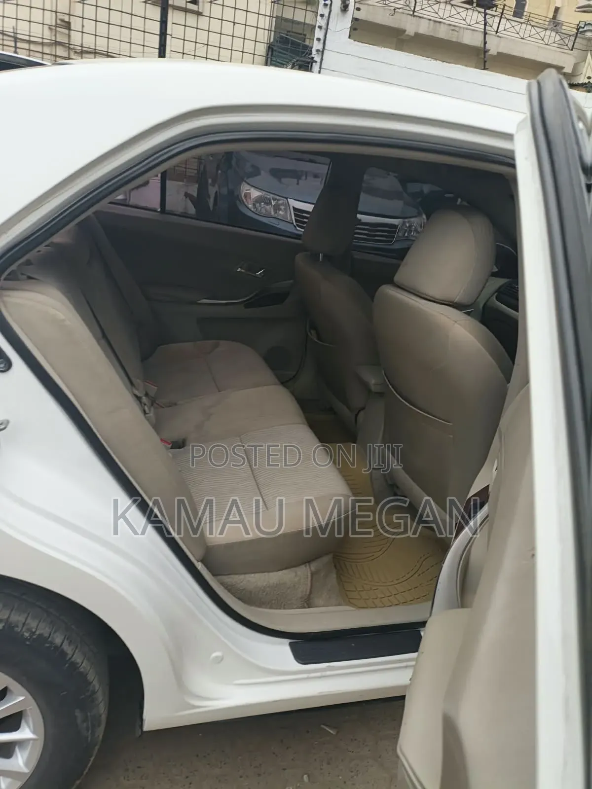 Toyota Premio 2014 Off white