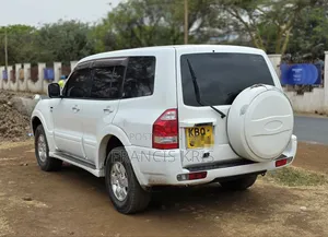 Mitsubishi Pajero 2004 White