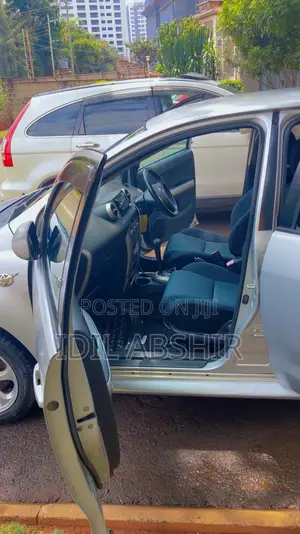 Toyota IST 2006 Silver