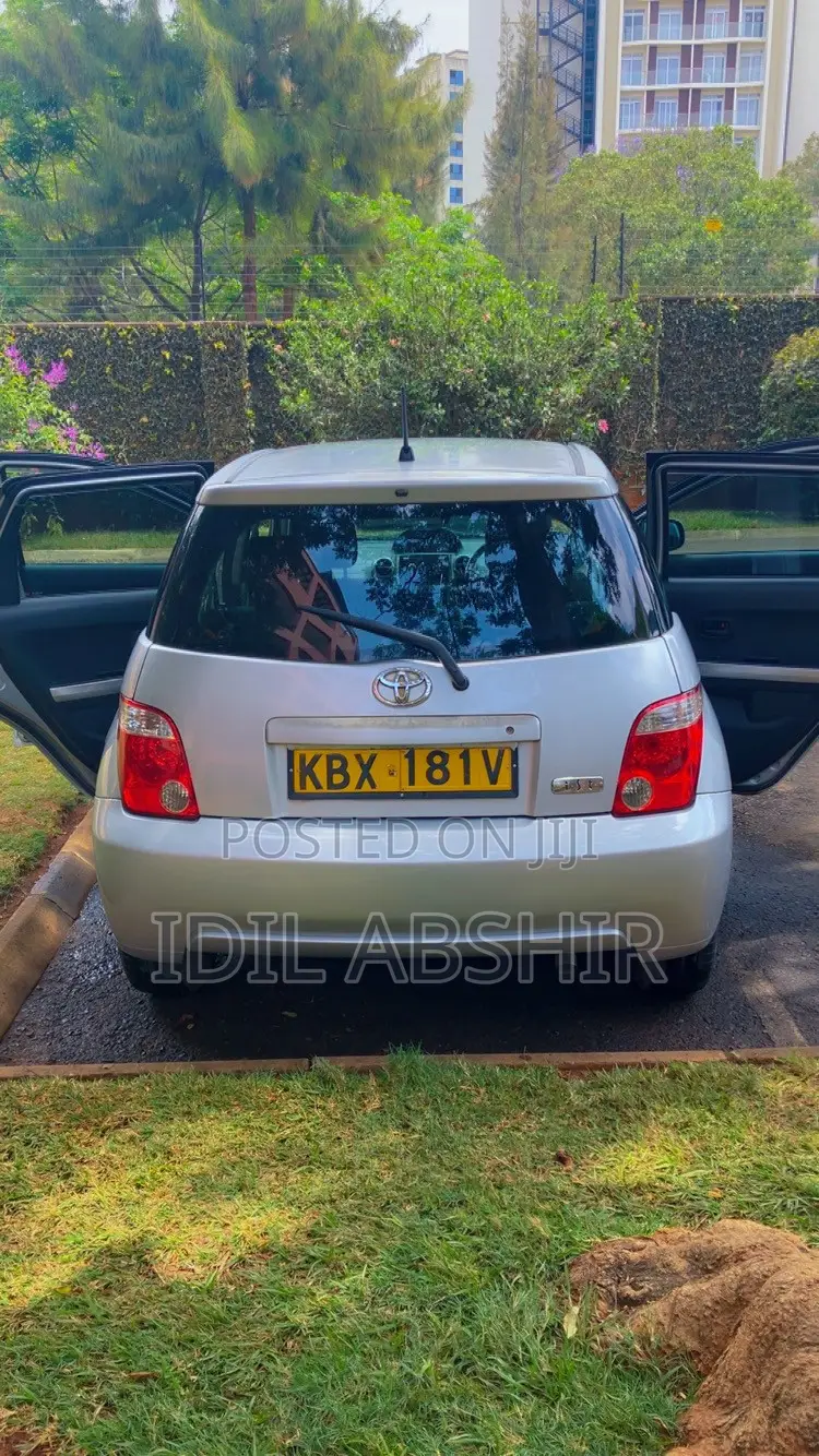 Toyota IST 2006 Silver
