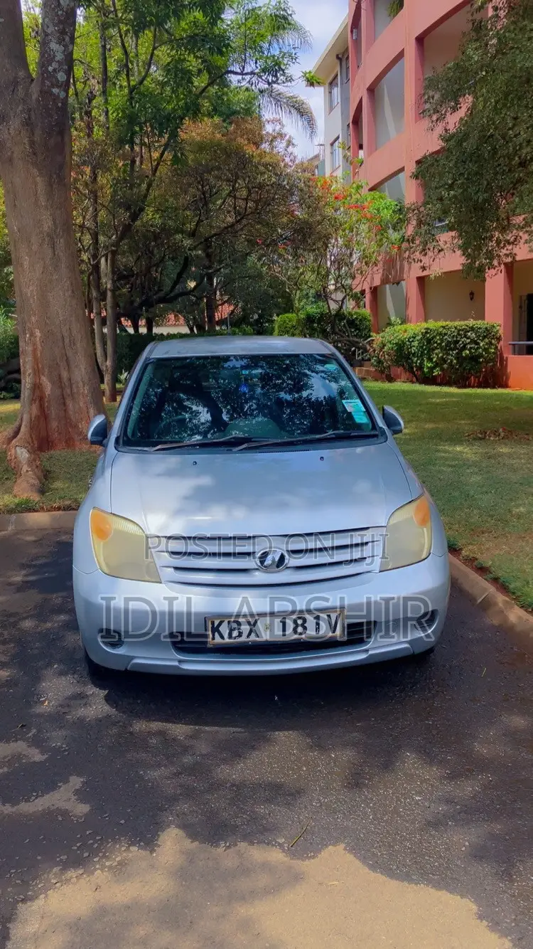 Toyota IST 2006 Silver