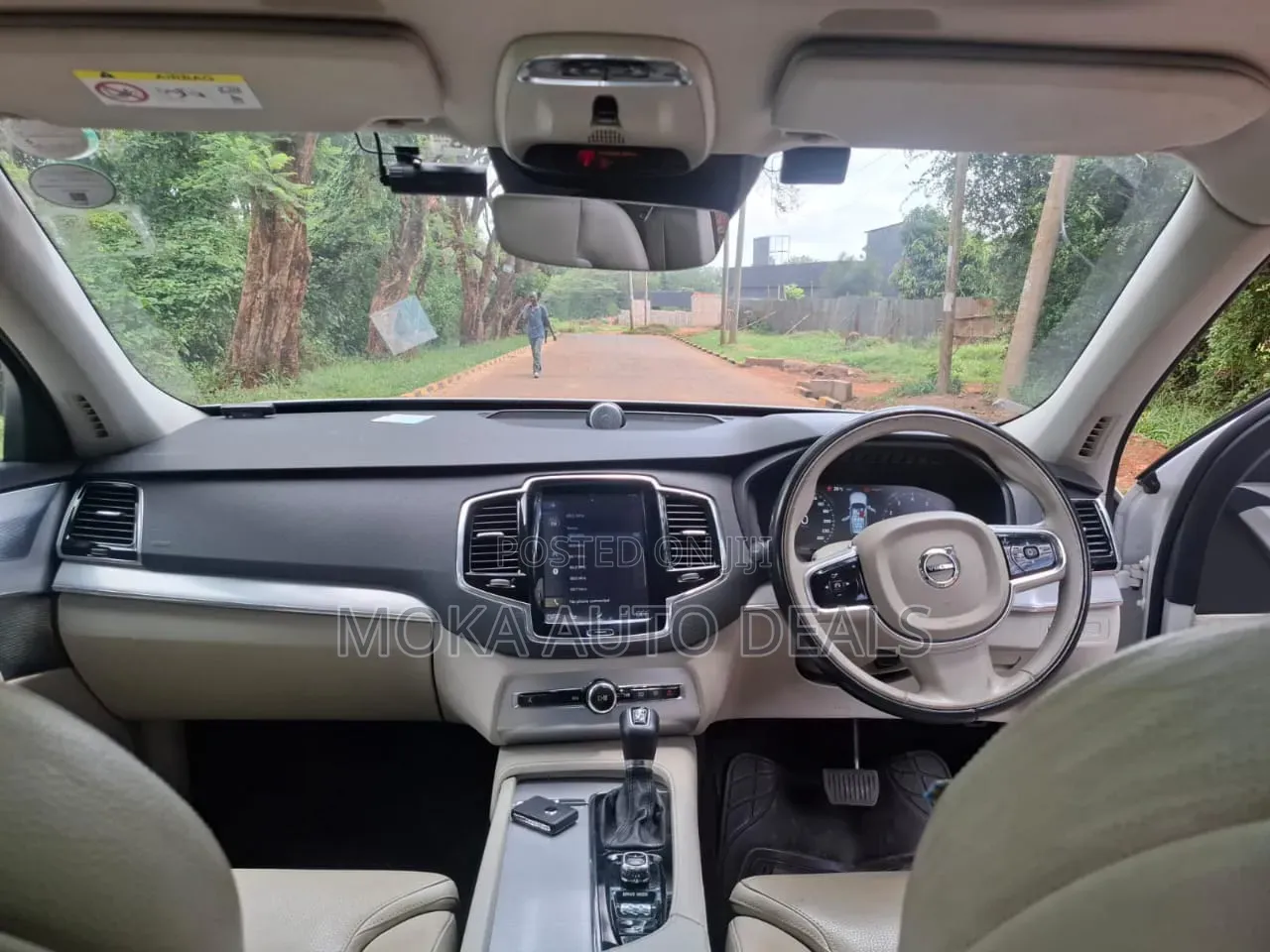 Volvo XC90 T5 Momentum AWD (2.0L 4cyl 8A) 2017 White