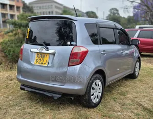 Toyota Ractis 2006 Gray