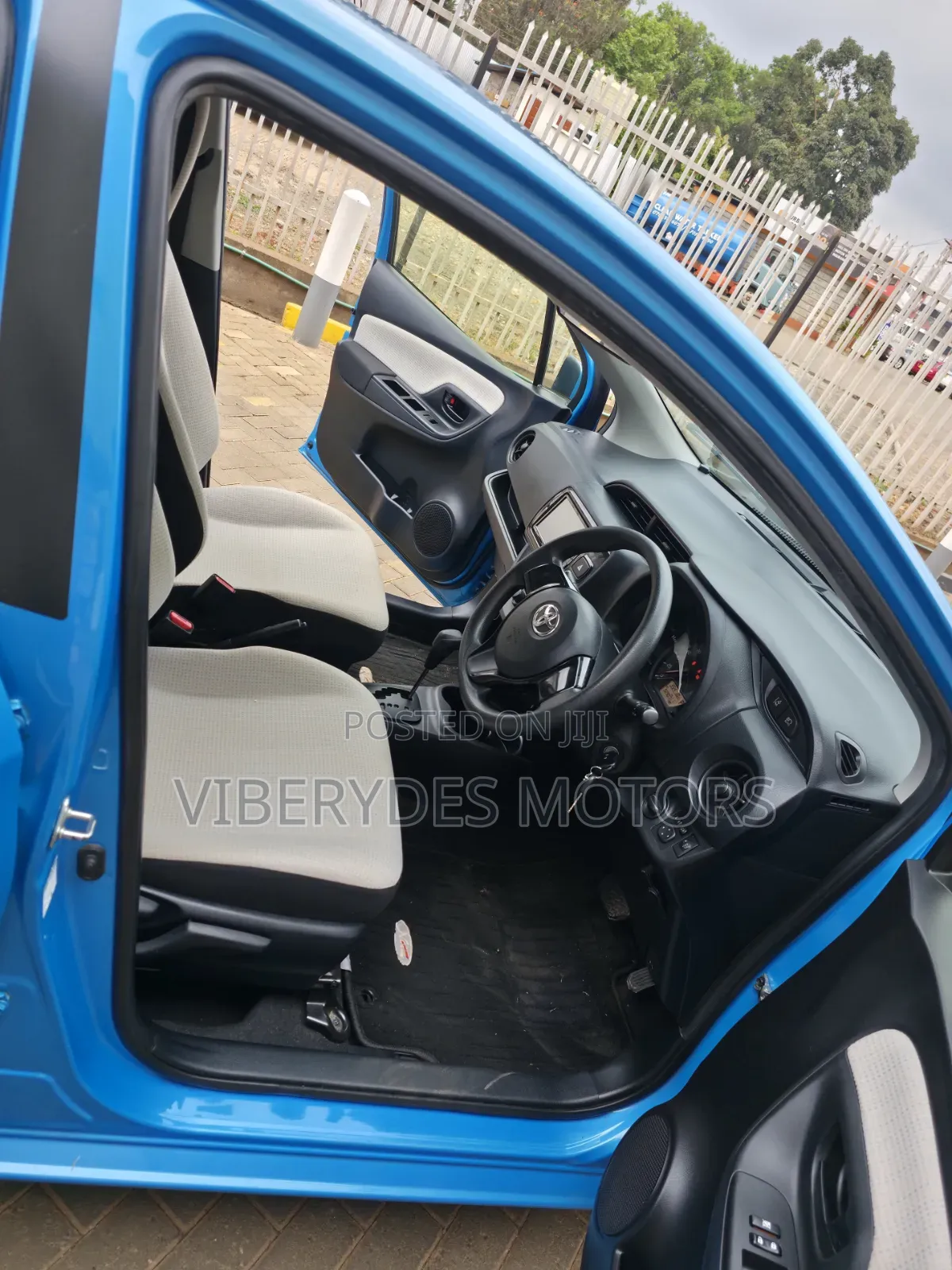 Toyota Vitz 2018 Blue