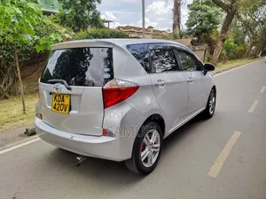 Toyota Ractis 2013 Silver
