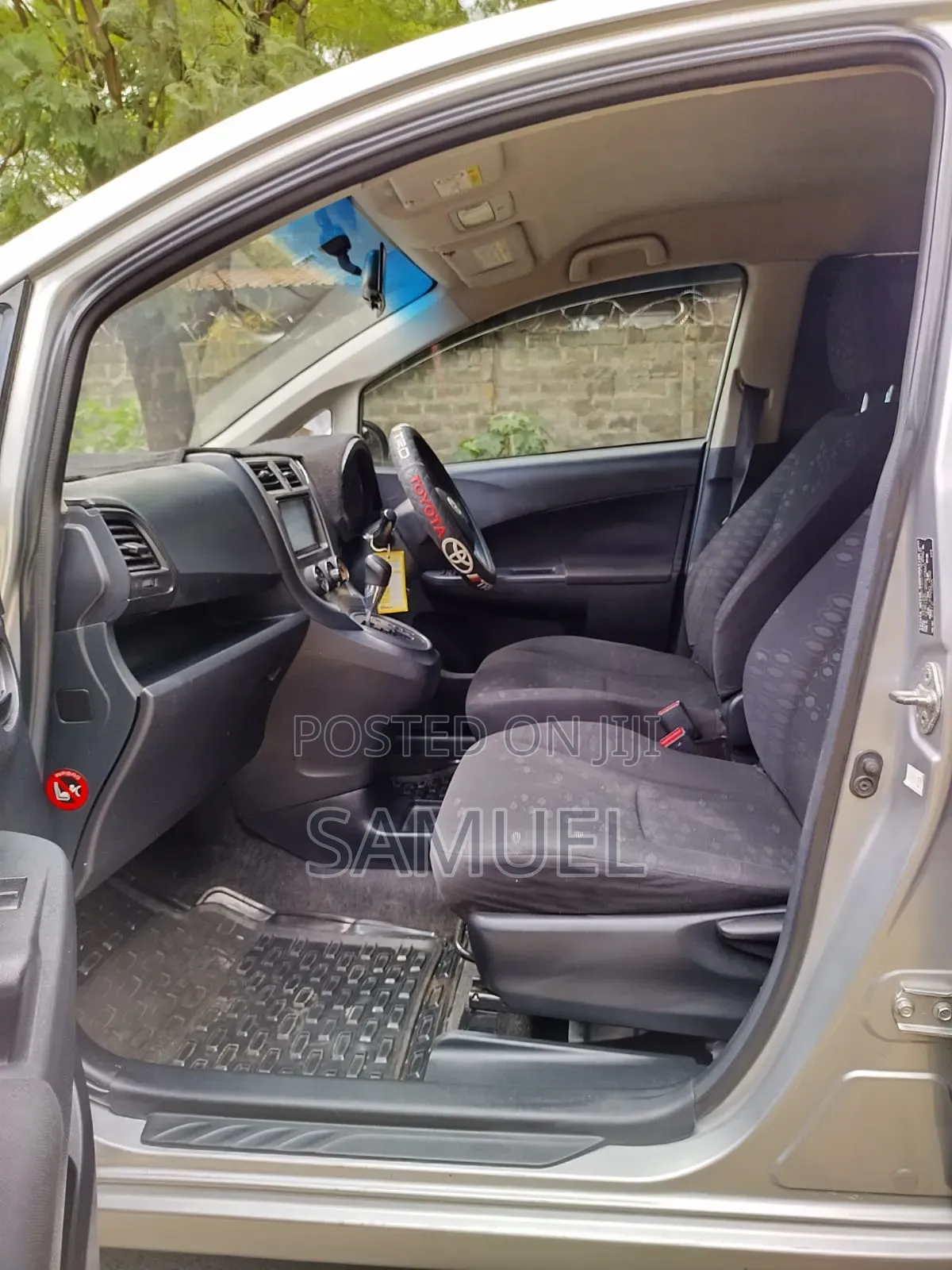 Toyota Ractis 2013 Silver