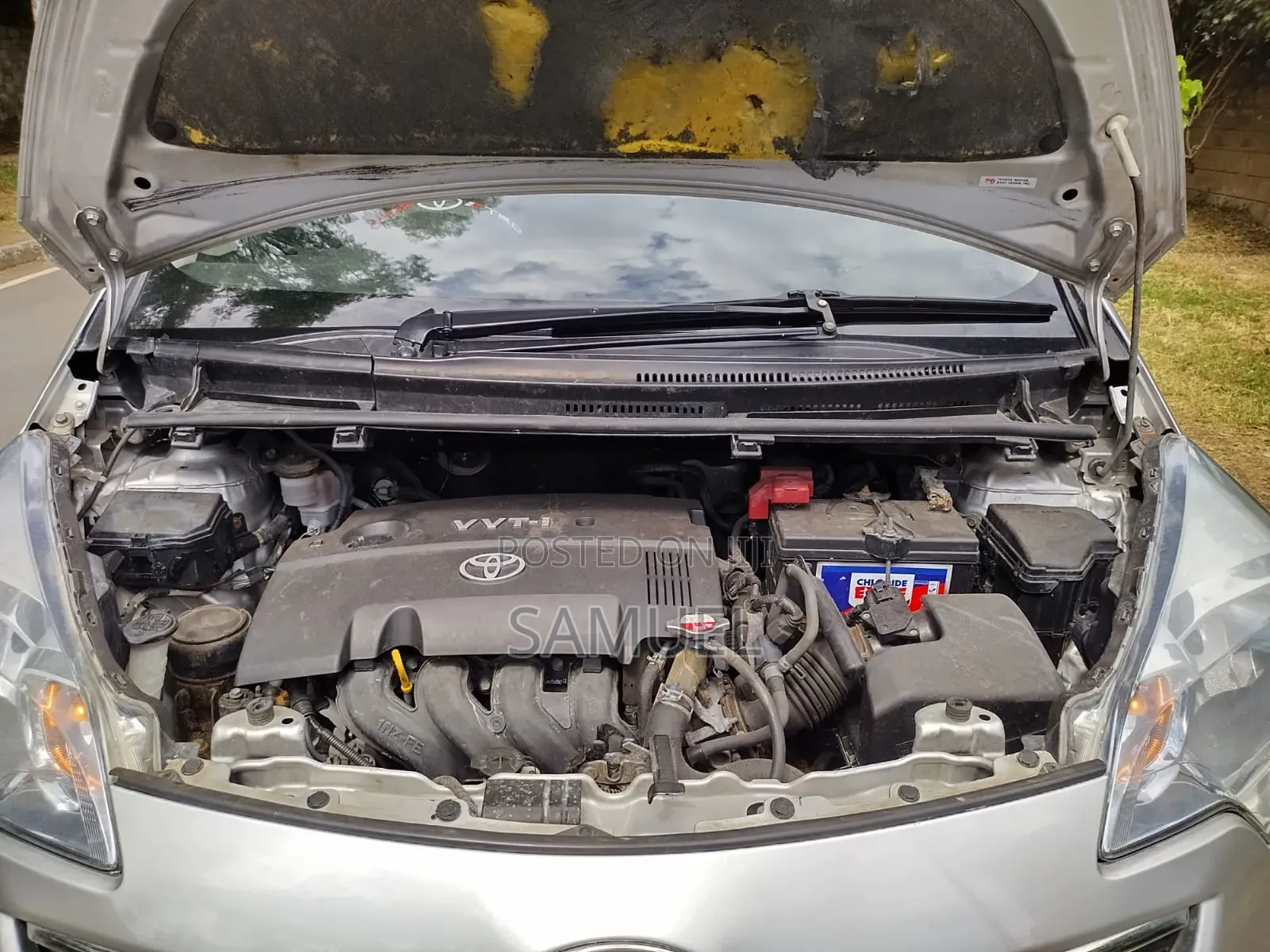Toyota Ractis 2013 Silver