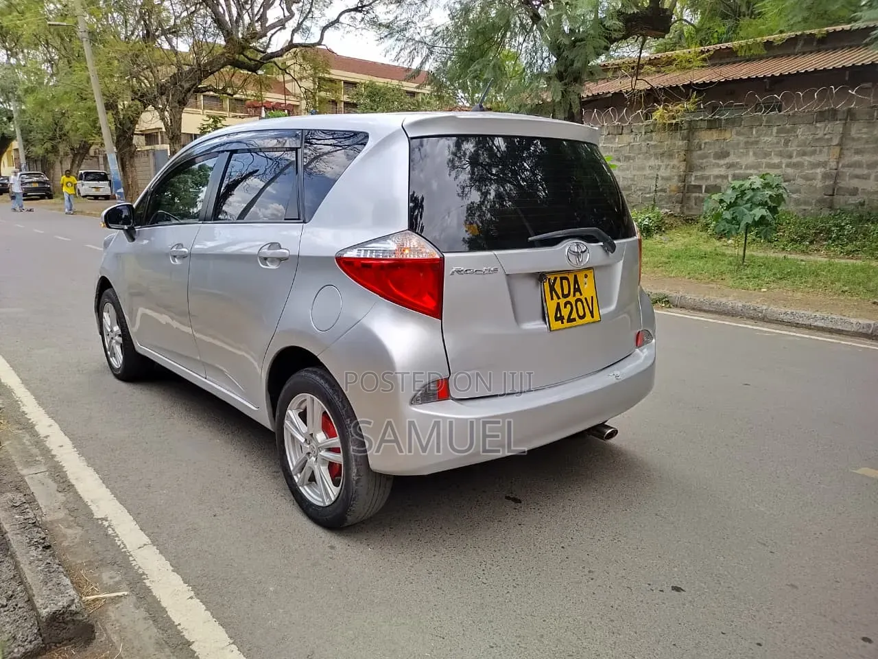Toyota Ractis 2013 Silver