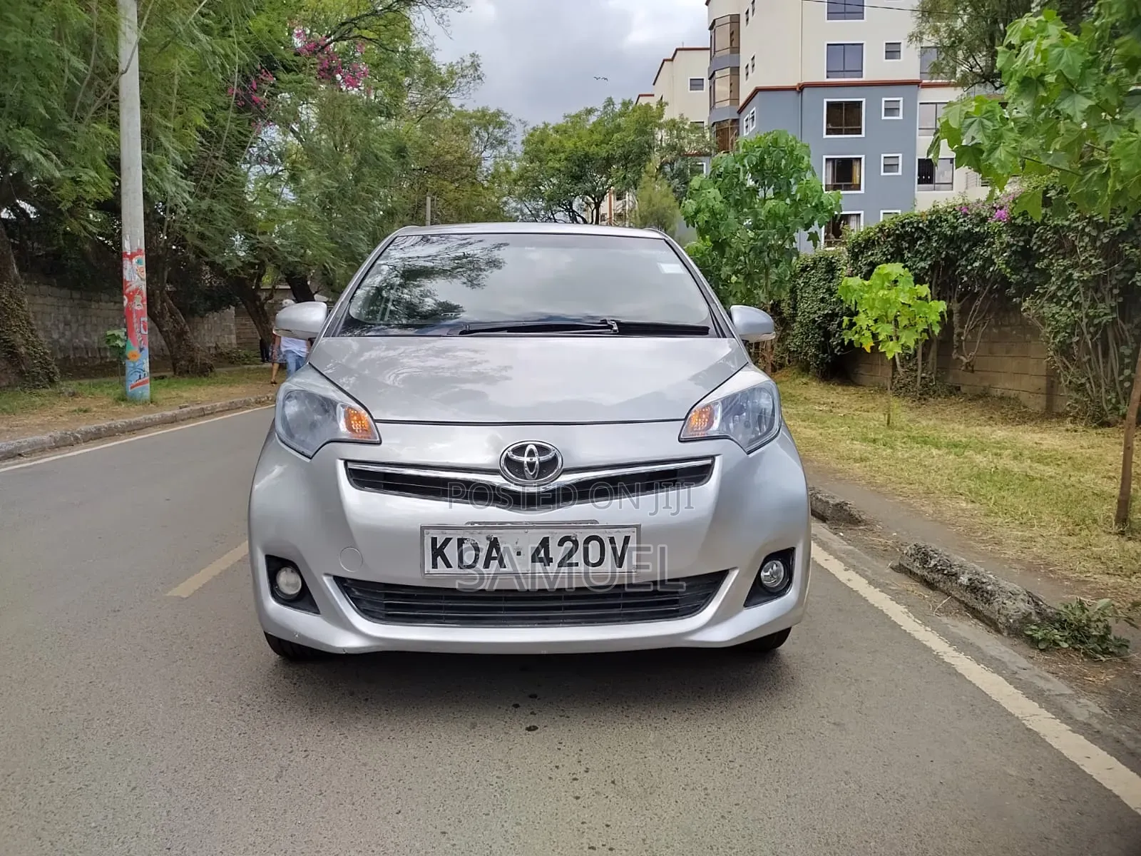 Toyota Ractis 2013 Silver