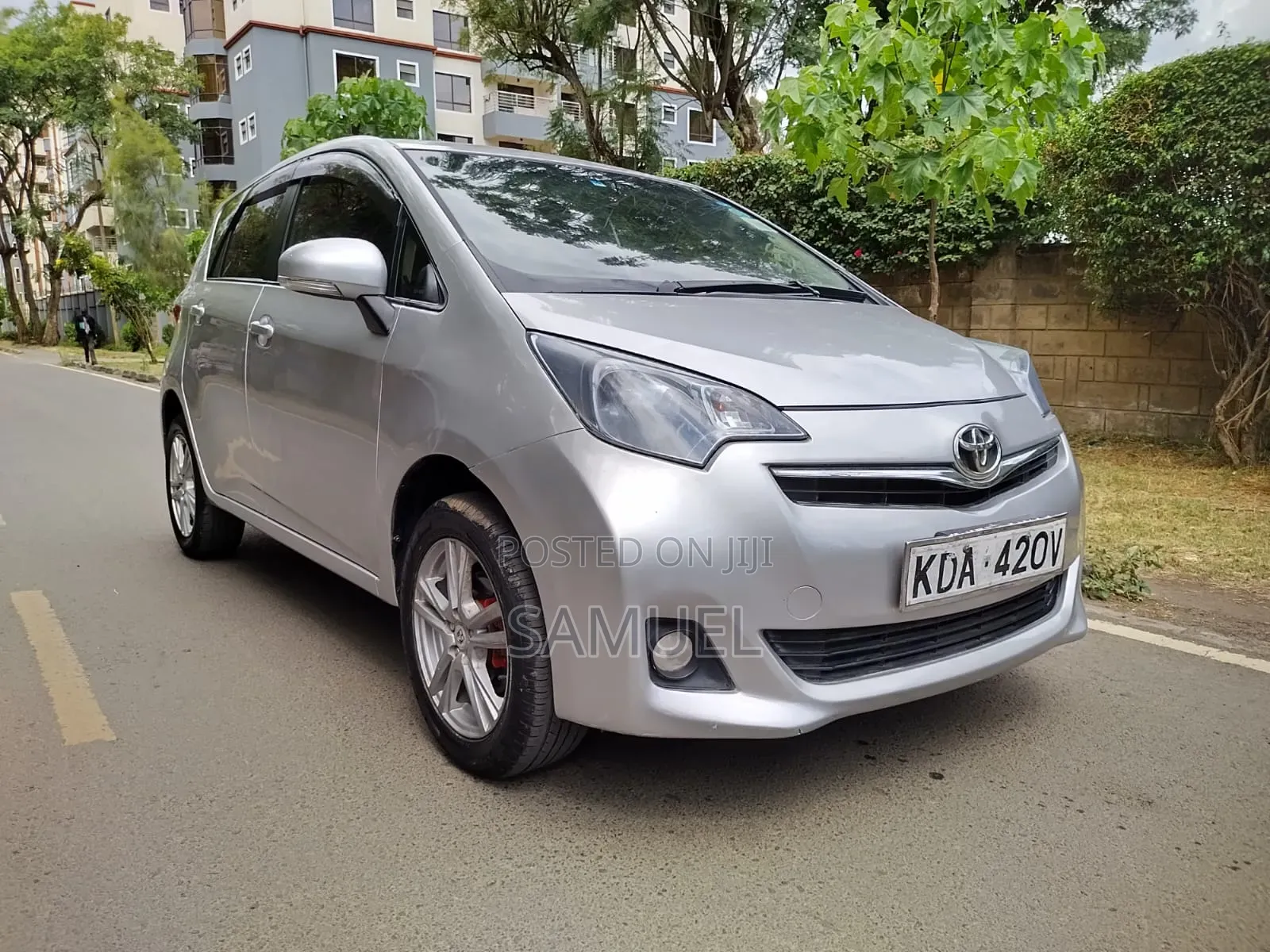 Toyota Ractis 2013 Silver