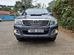 Toyota Hilux 3.0 D-4D 4x4 2015 Gray