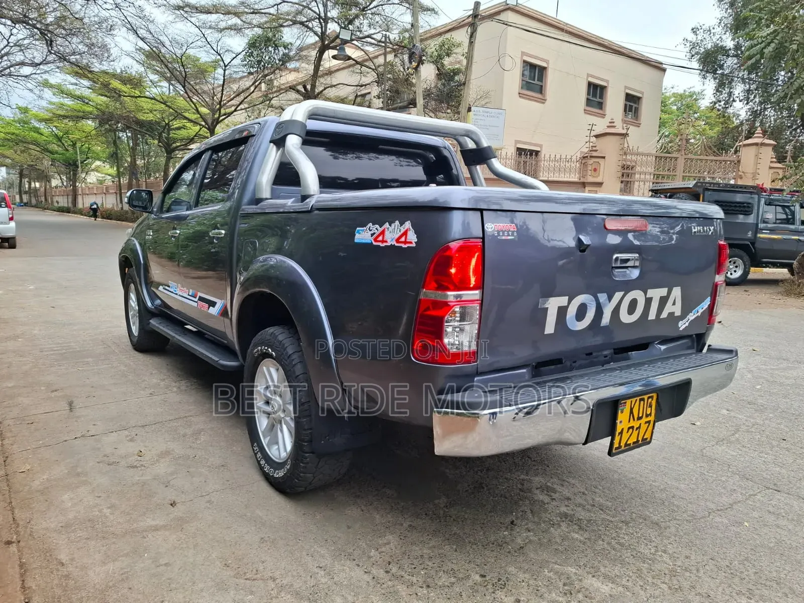 Toyota Hilux 3.0 D-4D 4x4 2015 Gray