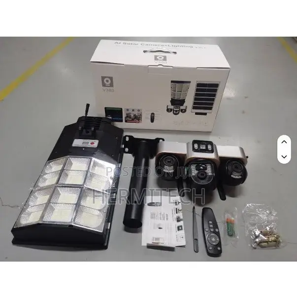 Triple Lens 4G Solar Powered CCTV 300W Floodlight Camera