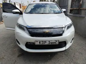 Toyota Harrier 2.0 2017 White