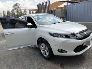 Toyota Harrier 2.0 2017 White