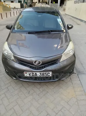 Toyota Vitz 2013 Gray