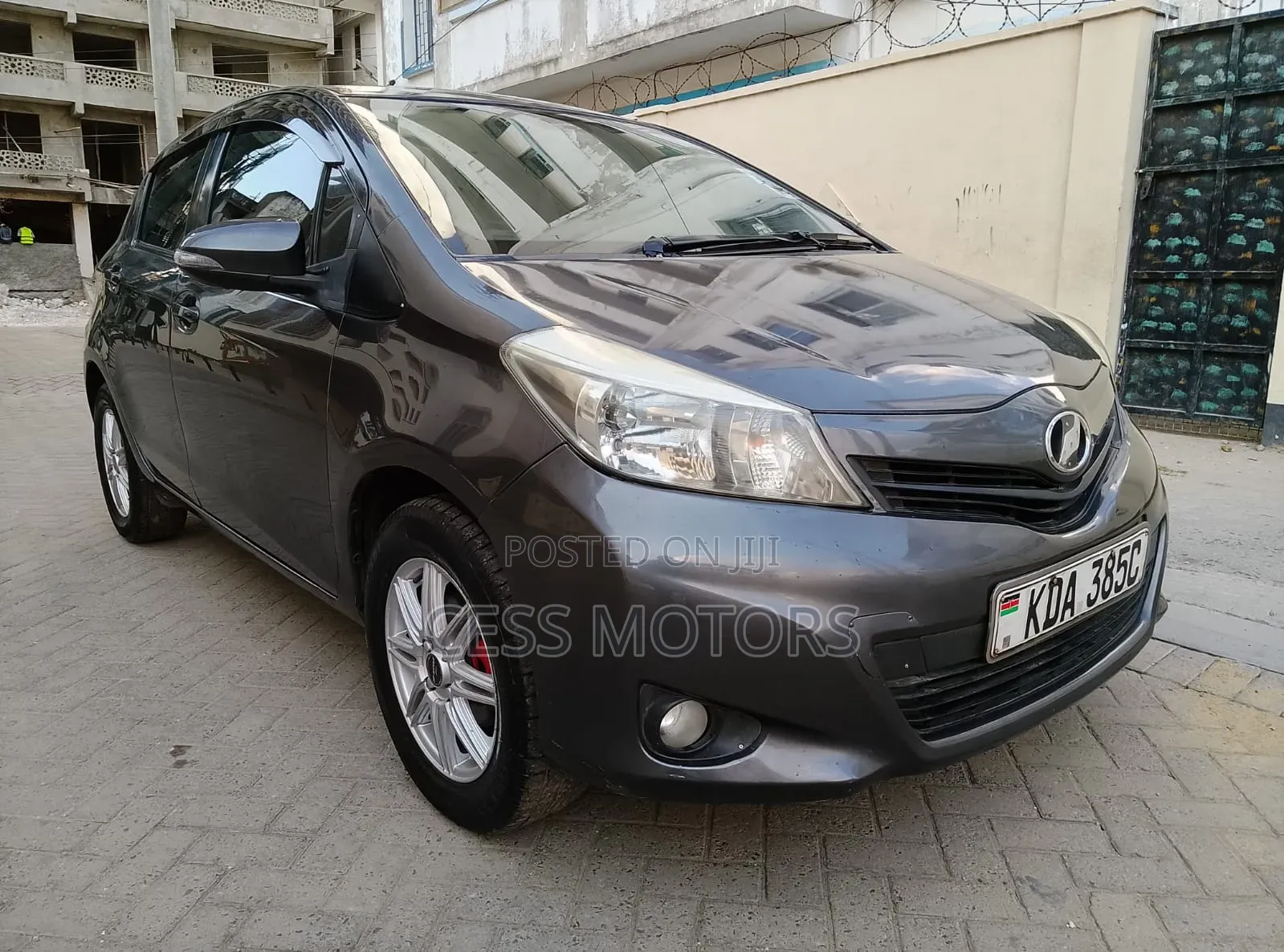 Toyota Vitz 2013 Gray