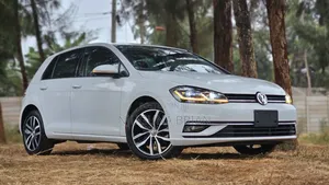Volkswagen Golf 1.4T S FWD 2019 White