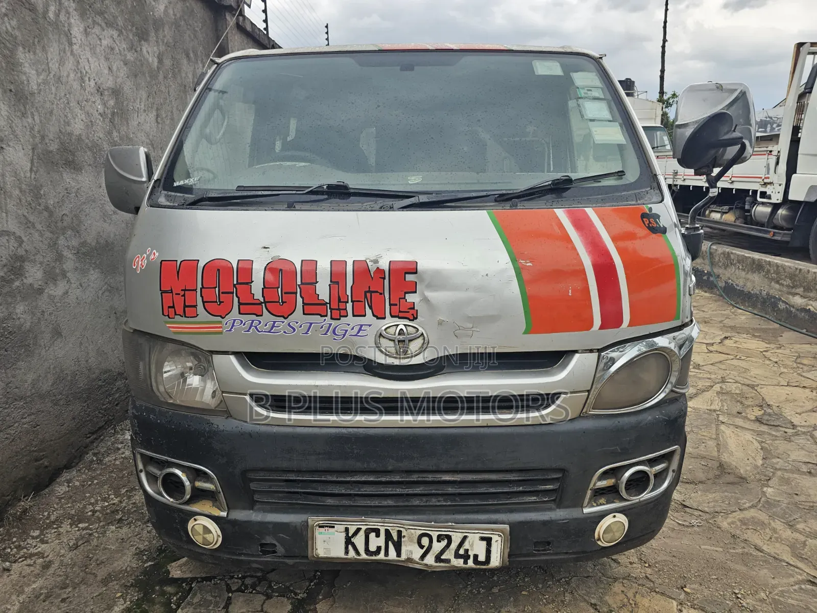 Toyota HiAce 2010 Silver
