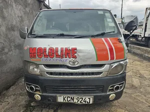 Toyota HiAce 2010 Silver