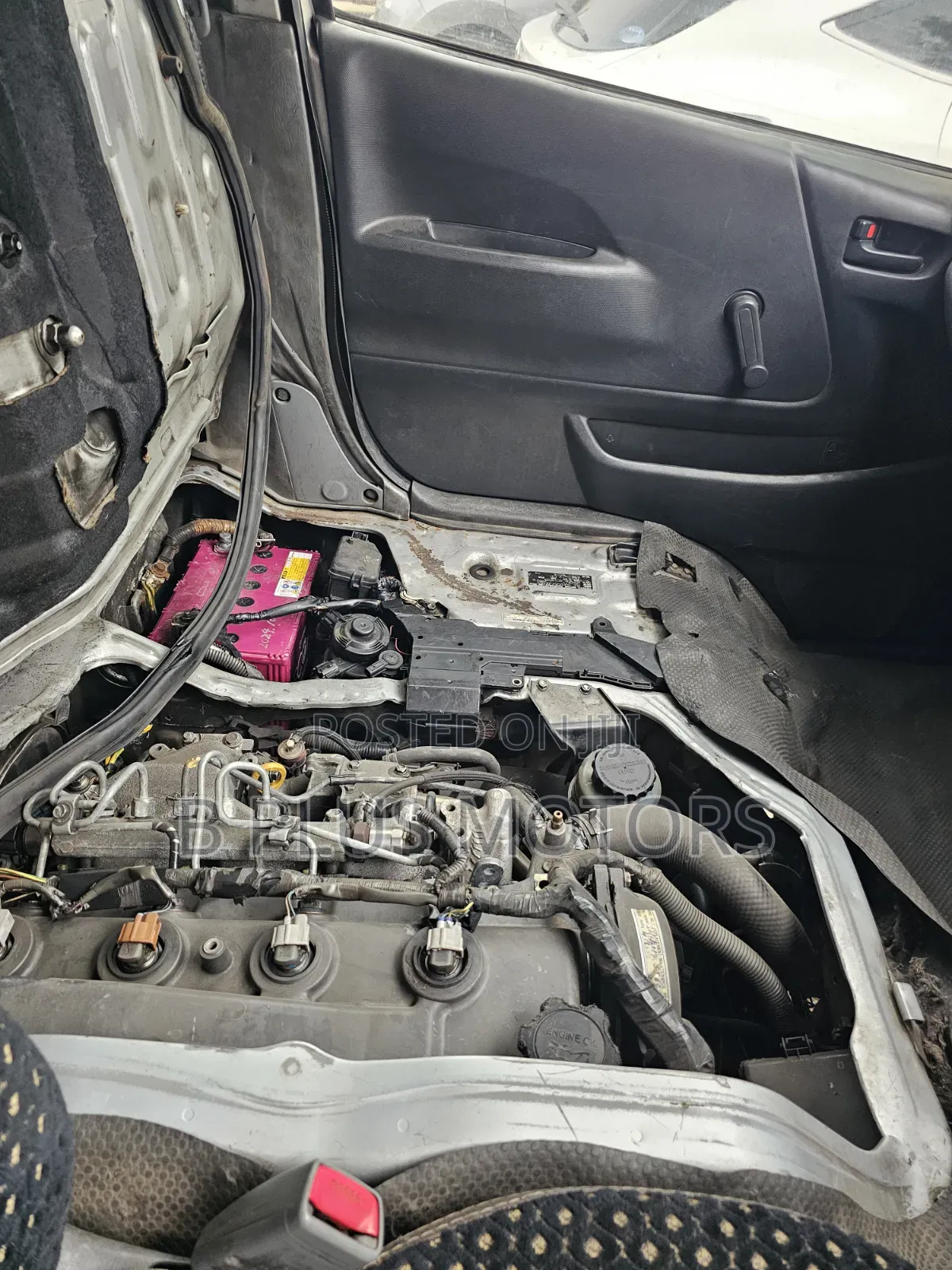 Toyota HiAce 2010 Silver