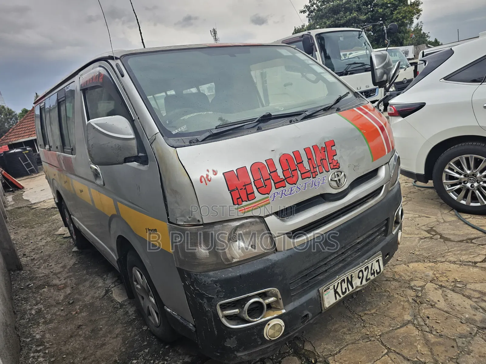 Toyota HiAce 2010 Silver
