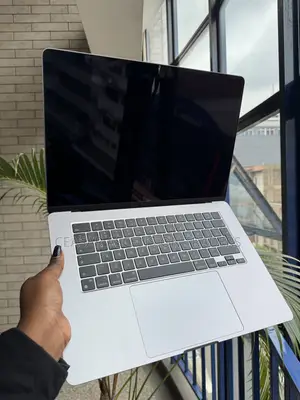 Laptop Apple MacBook Pro 2021 M1 32GB Apple M1 Pro SSHD (Hybrid) 512GB