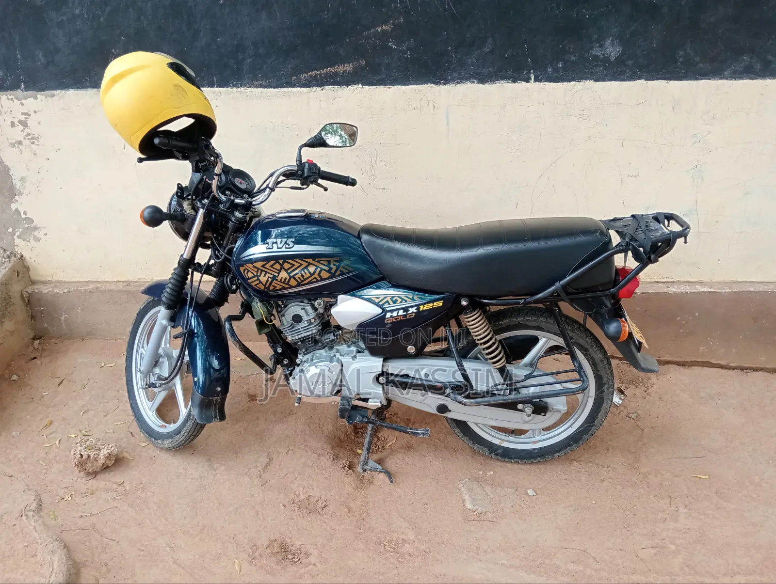 TVS HLX 125 2022 Gold