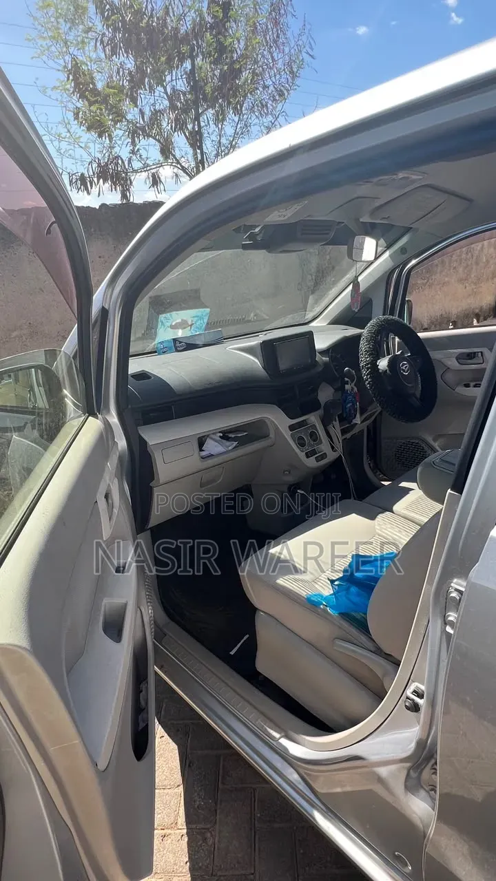 Daihatsu Move 2018 Silver