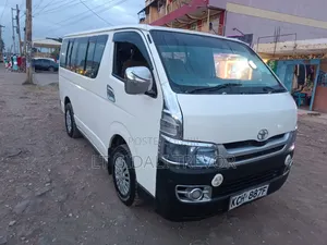Toyota HiAce 2010 White