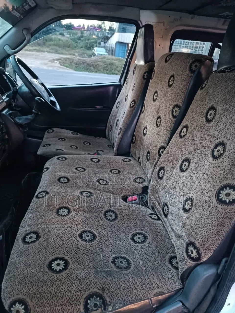 Toyota HiAce 2010 White