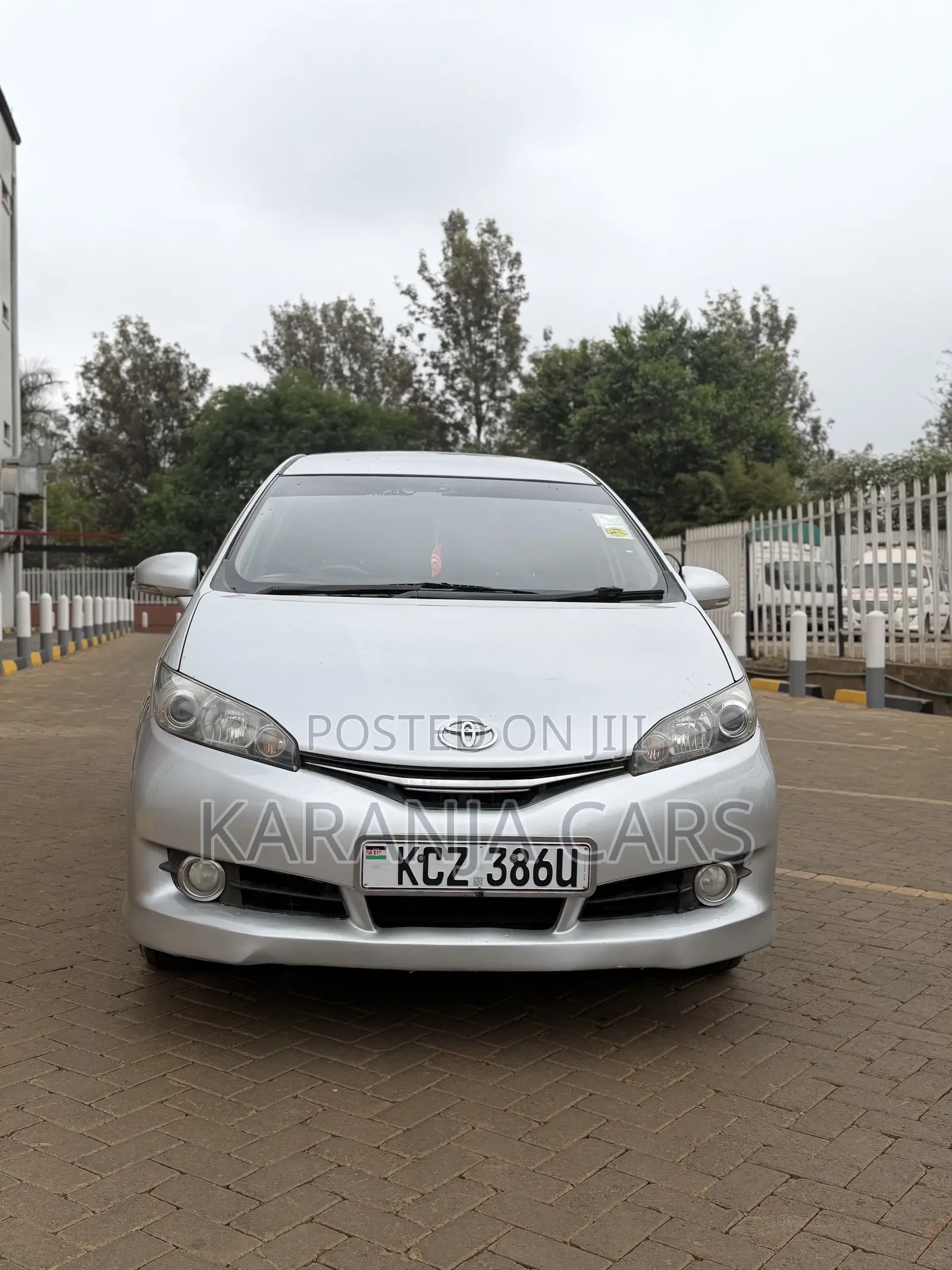 Toyota Wish 2013 Silver