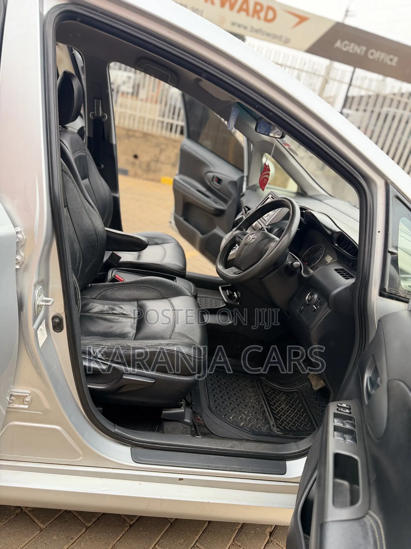 Toyota Wish 2013 Silver