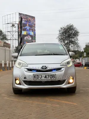 Toyota Ractis 1.5 FWD 2015 Silver