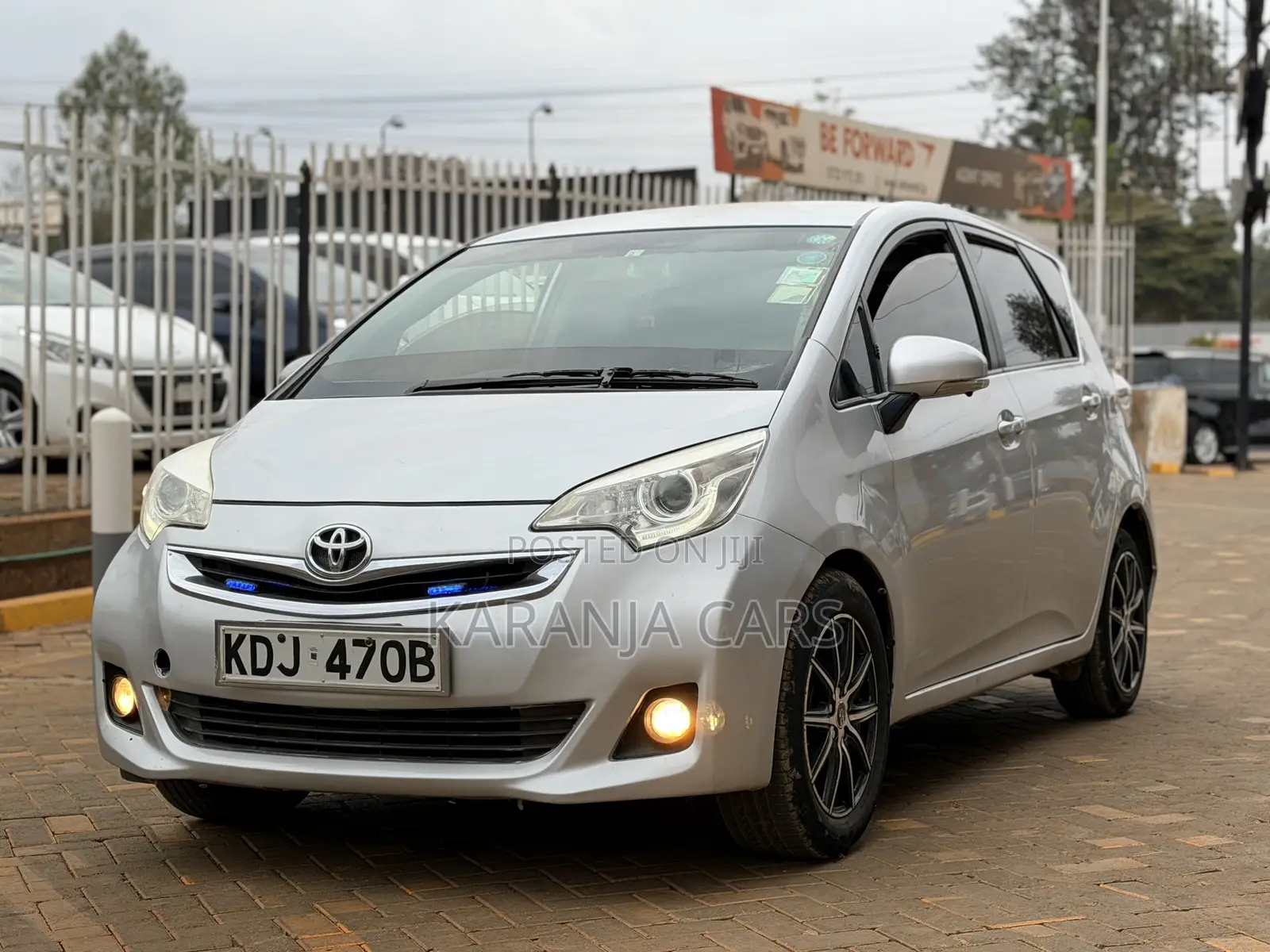 Toyota Ractis 1.5 FWD 2015 Silver