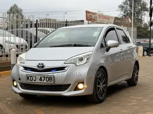 Toyota Ractis 1.5 FWD 2015 Silver
