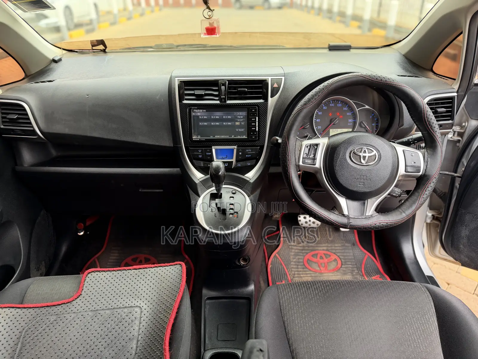 Toyota Ractis 1.5 FWD 2015 Silver
