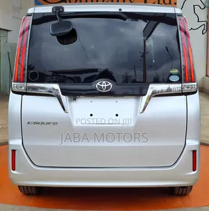 Toyota Esquire 2019 Silver